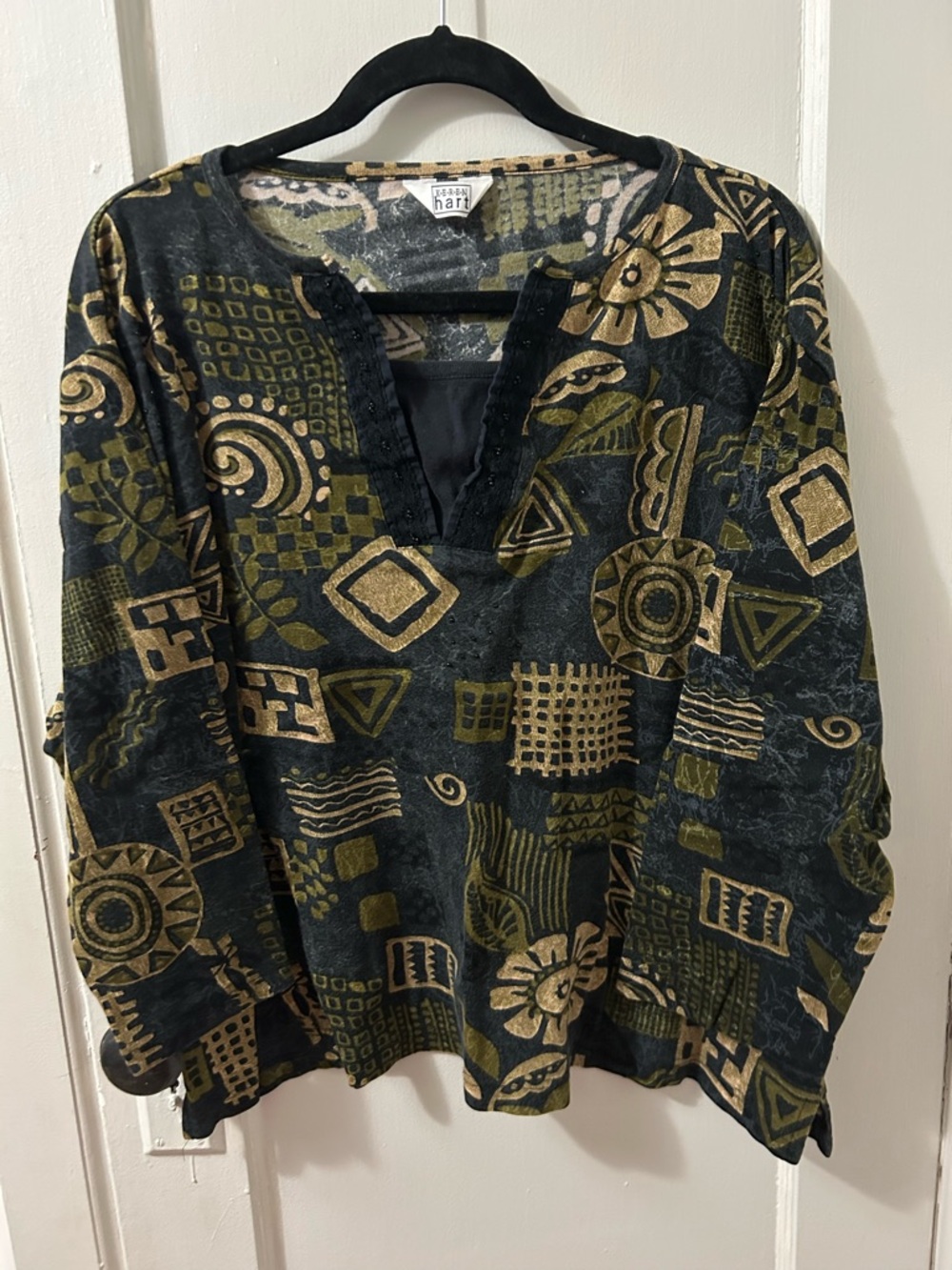KEREN hart Black & Olive Geometric Floral V-Neck Tunic